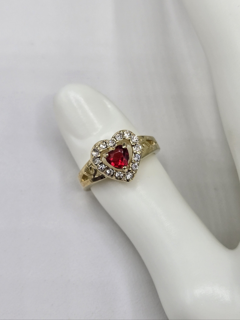 Swarovski Crystal Elements Gold Heart Ring Ruby Red Size 8 Prom Wedding Casual - Picture 2 of 5